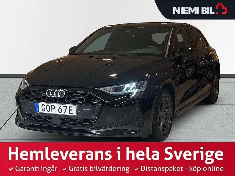Svart Begagnad 2025 Audi A3 Sportback Advanced Halvkombi | 319 900 kr (Marknadspris) - Bild 1/3