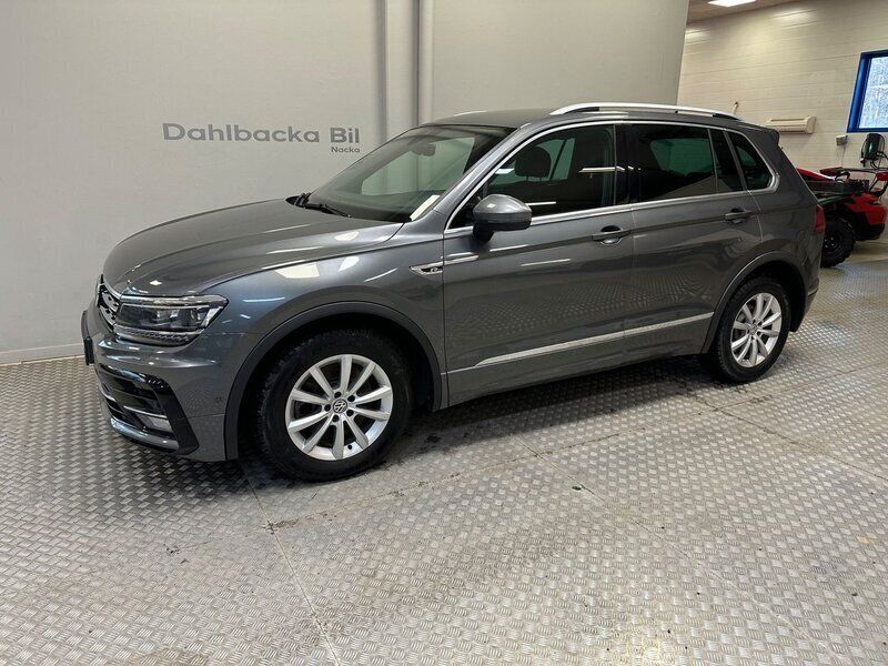Silver Begagnad 2018 VW Tiguan R-line SUV | 285 000 kr (Marknadspris) - Bild 1/4