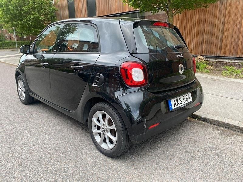 Begagnad Smart ForFour 71 HK (52 kW) 2014 Svart Halvkombi
