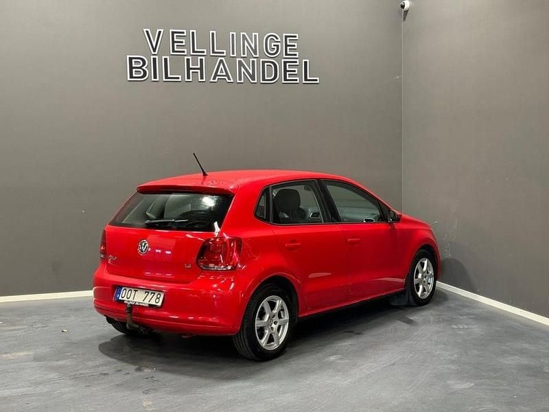 Begagnad VW Polo 86 HK (63 kW) 2010 Röd Halvkombi