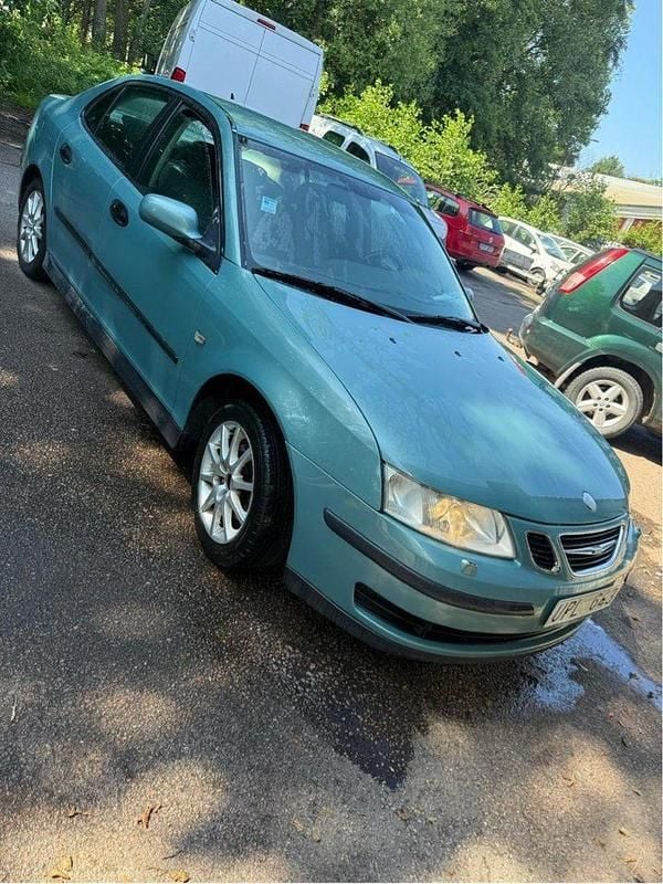 Blå Begagnad 2004 Saab 9-3 Linear Sedan | 24 500 kr (Bra pris) - Bild 1/4