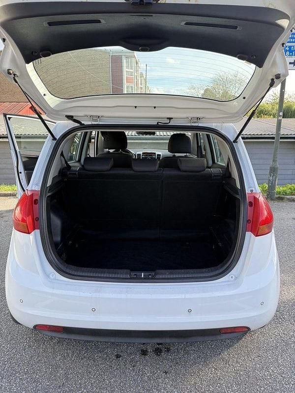 Begagnad 2010 Kia Venga Halvkombi | 31 500 kr (Bra pris) - Bild 1/4