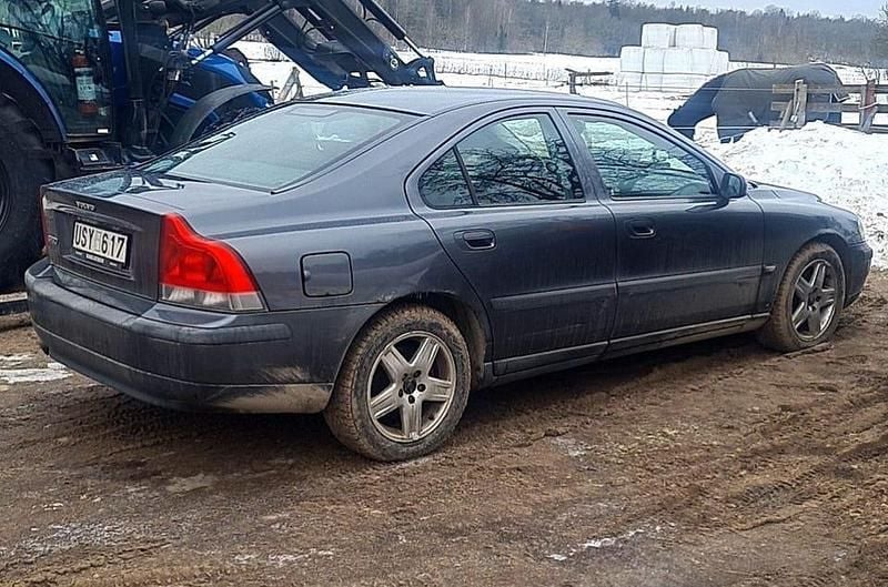 Begagnad Volvo S60 210 HK (154 kW) 2004 Mörkgrå Sedan