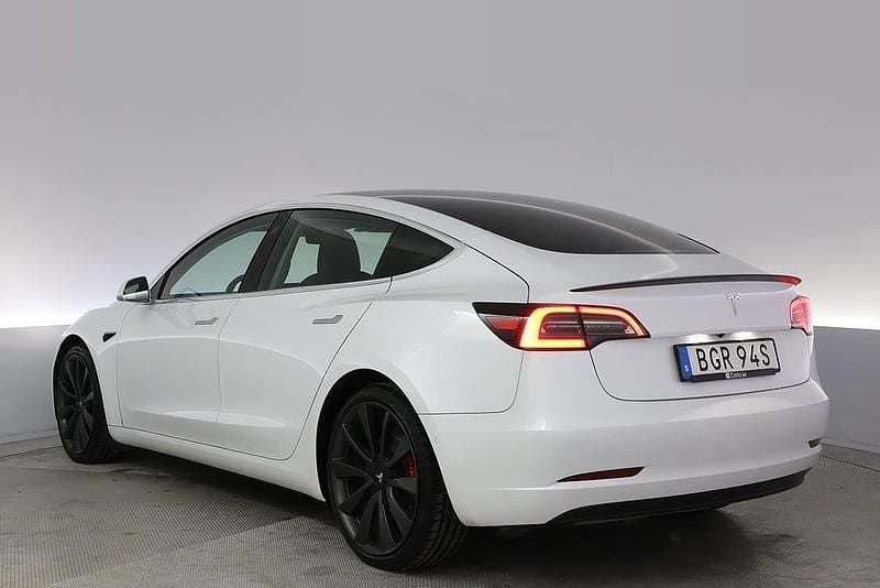 Begagnad Tesla Model 3 Performance 461 kW (627 HK) 2020 Vit Sedan