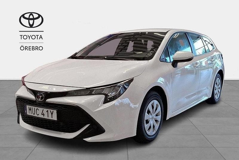 Vit Begagnad 2022 Toyota Corolla Life Kombi | 232 900 kr (Bra pris) - Bild 1/4