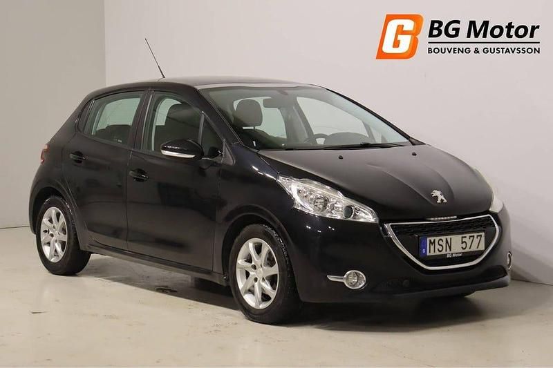 Begagnad Peugeot 208 68 HK (50 kW) 2012 Svart Halvkombi