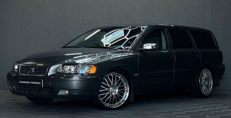 Grå Begagnad 2006 Volvo V70 Summum Kombi | 59 900 kr (Dyr) - Bild 1/4