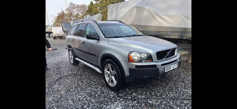 Grön Begagnad 2004 Volvo XC90 Standard SUV | 39 900 kr (Bra pris) - Bild 1/3