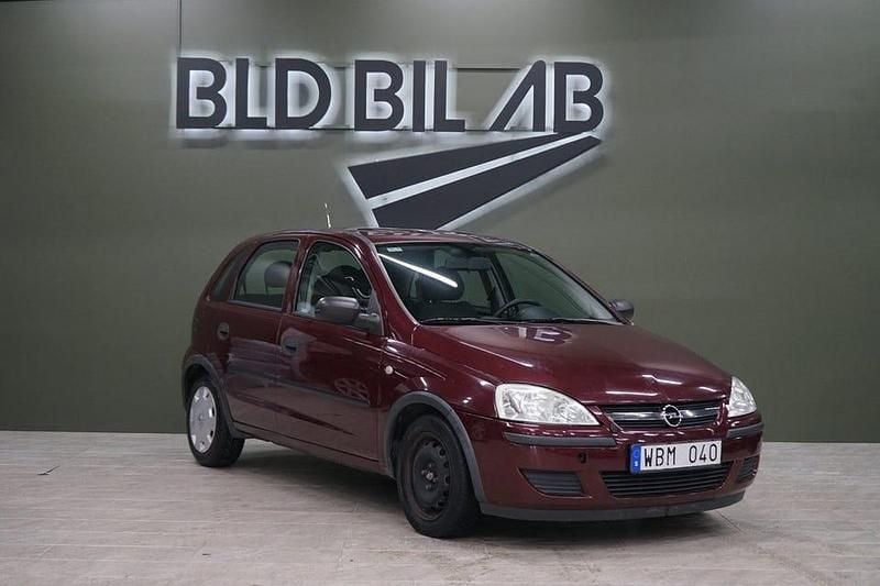 Begagnad Opel Corsa 75 HK (55 kW) 2004 Röd Halvkombi