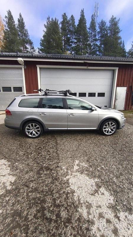 Silver Begagnad 2015 VW Passat Alltrack Kombi | 90 000 kr (Bra pris) - Bild 1/4