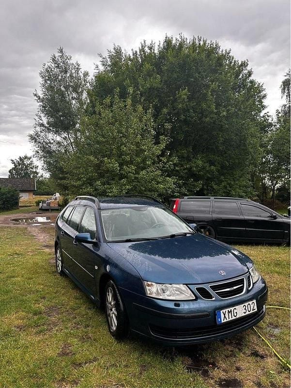 Blå Begagnad 2006 Saab 9-3 Kombi | 24 999 kr (Marknadspris) - Bild 1/4