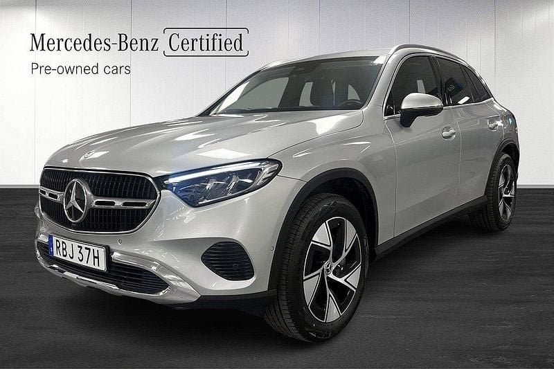 Silver Begagnad 2024 Mercedes GLC300e SUV | 639 000 kr (Superpris) - Bild 1/4