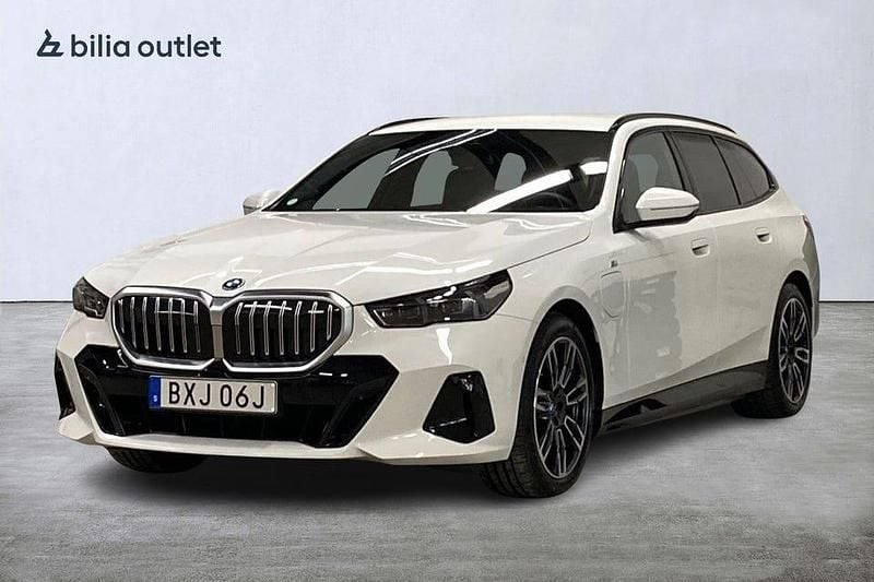 Begagnad BMW 530 M Sport 299 HK (219 kW) 2025 Vit Kombi