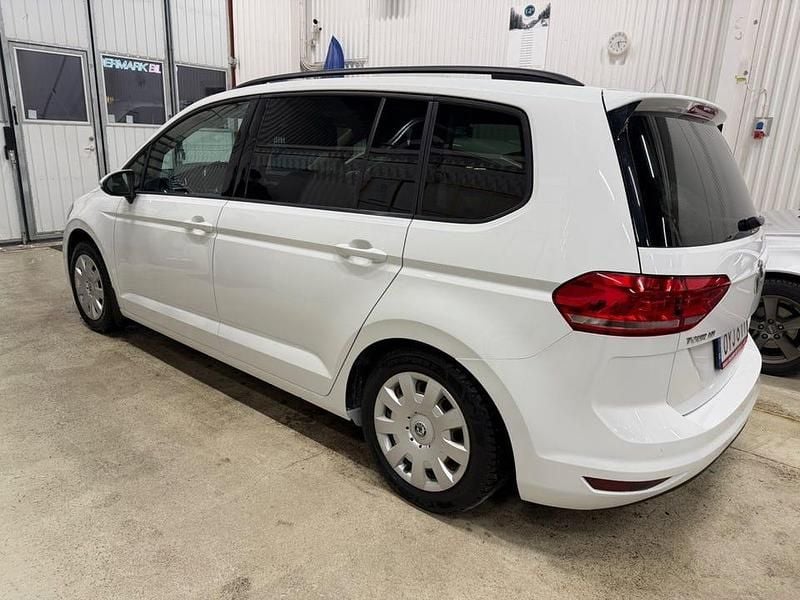 Begagnad VW Touran 110 HK (80 kW) 2015 Vit Minibuss