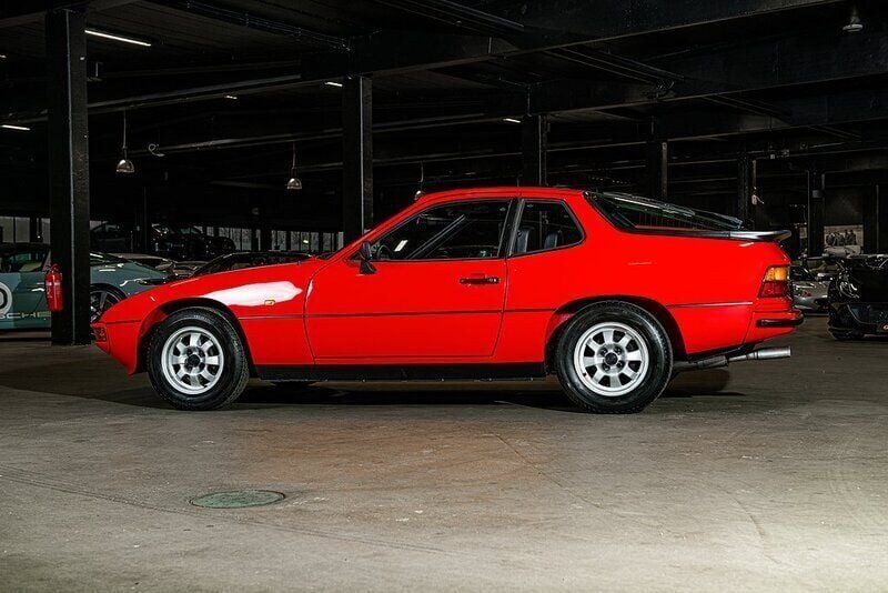 Begagnad Porsche 924 125 HK (91 kW) 1984 Röd Sportkupé