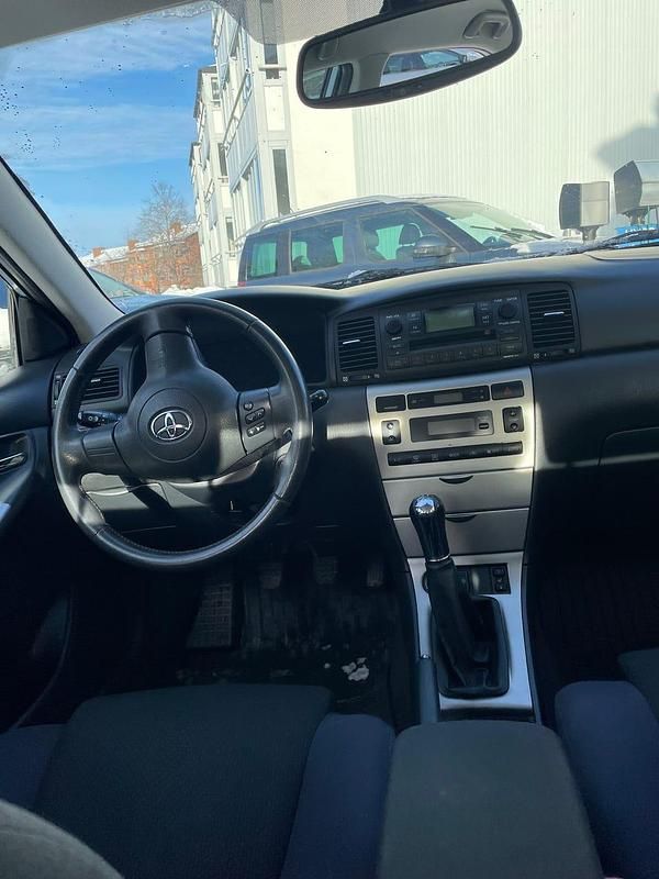 Begagnad Toyota Corolla 110 HK (80 kW) 2006 Sedan