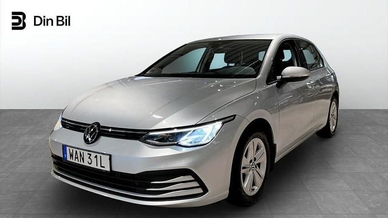 Begagnad VW Golf VIII 110 HK (80 kW) 2023 Silver Halvkombi