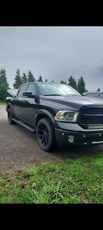 Svart Begagnad 2018 RAM 1500 Pickup | 395 000 kr (Bra pris) - Bild 1/3