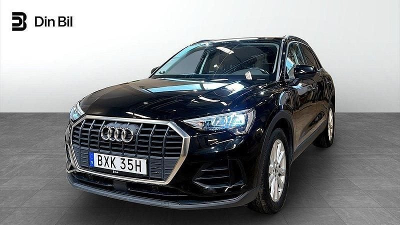 Svart (mytsvart metallic) Begagnad 2021 Audi Q3 Proline SUV | 309 500 kr (Bra pris) - Bild 1/4