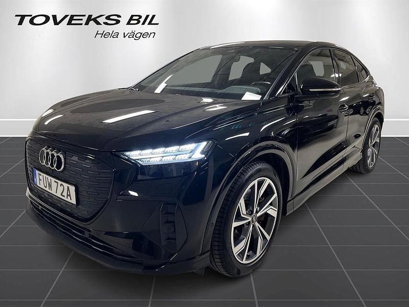 Mytsvart metallic Begagnad 2022 Audi Q4 Sportback e-tron Proline SUV | 379 900 kr (Bra pris) - Bild 1/4