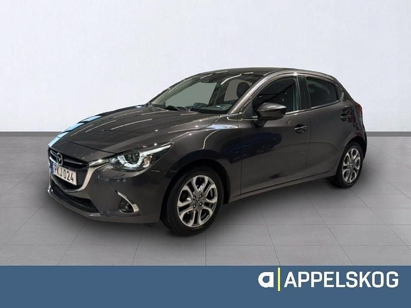 Grå Begagnad 2017 Mazda 2 Halvkombi | 129 900 kr (Marknadspris) - Bild 1/4