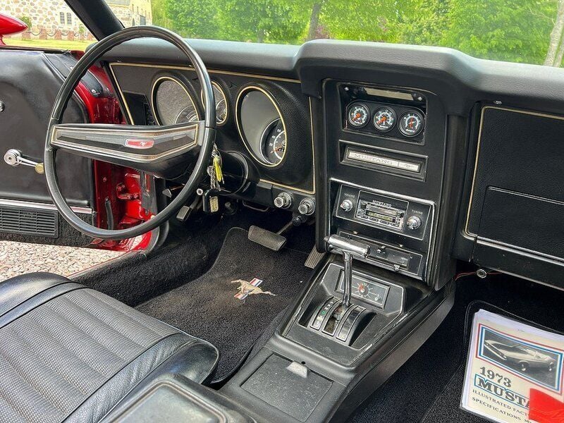 Begagnad Ford Mustang 250 HK (183 kW) 1973 Bright red Cab