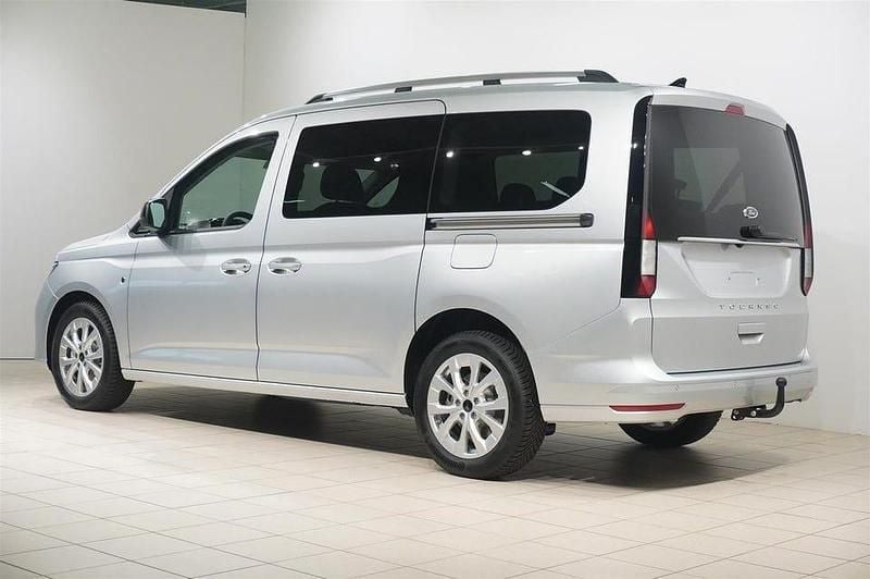 Begagnad Ford Tourneo Titanium 122 HK (89 kW) 2024 Stardust silver Van