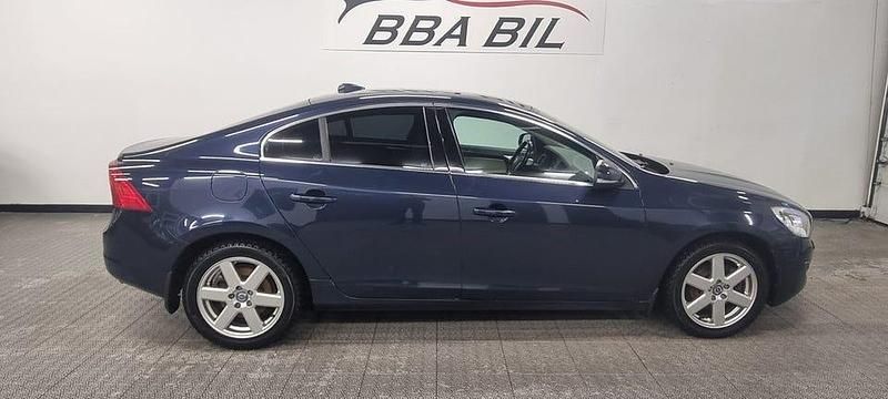 Blå Begagnad 2012 Volvo S60 Momentum Sedan | 79 000 kr (Marknadspris) - Bild 1/4