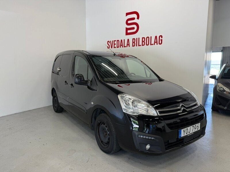 Svart Begagnad 2017 Citroën Berlingo Minibuss | 69 900 kr (Bra pris) - Bild 1/4