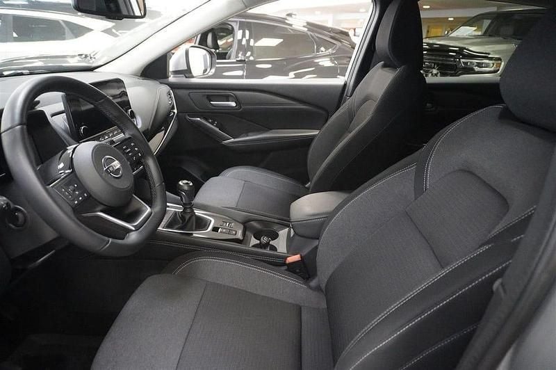 Begagnad Nissan Qashqai Acenta 140 HK (102 kW) 2021 Silver SUV