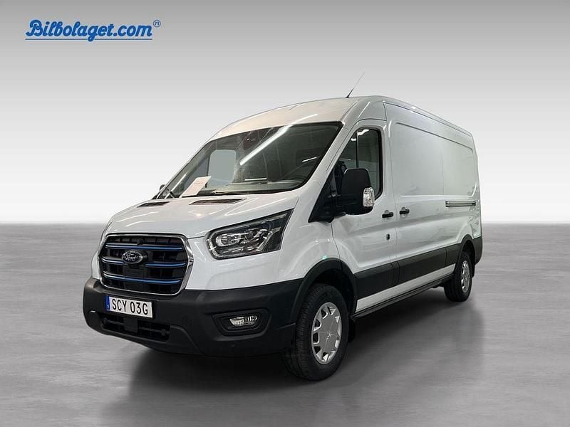 Vit Begagnad 2023 Ford E-Transit Trend Van | 419 000 kr (Marknadspris) - Bild 1/4
