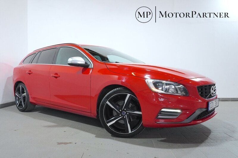 Röd Begagnad 2013 Volvo V60 R-Design Kombi | 169 900 kr (Dyr) - Bild 1/4