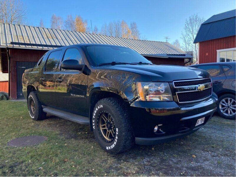 Svart Begagnad 2012 Chevrolet Avalanche | 180 000 kr - Bild 1/1