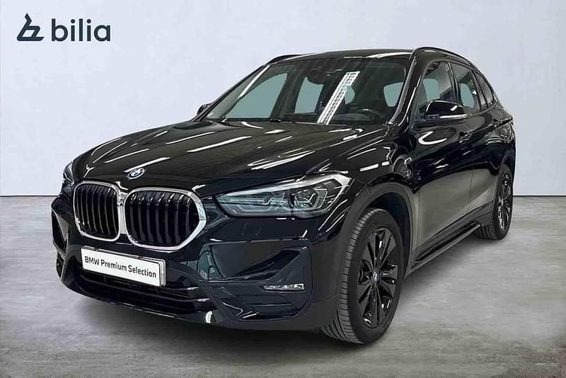 Svart Begagnad 2022 BMW X1 SUV | 304 900 kr - Bild 1/1