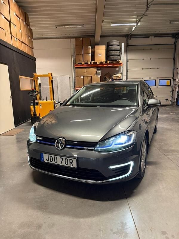 Begagnad 2020 VW e-Golf Halvkombi | 178 000 kr (Marknadspris) - Bild 1/4