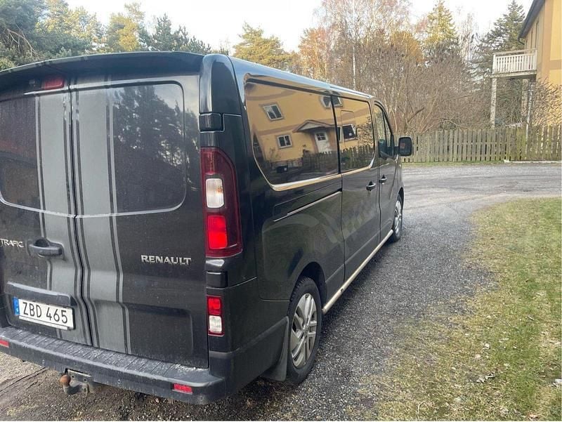 Svart Begagnad 2018 Renault Trafic Van | 190 000 kr (Dyr) - Bild 1/4