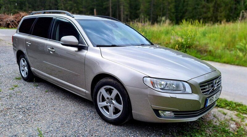 Brun Begagnad 2016 Volvo V70 Momentum Kombi | 168 000 kr (Marknadspris) - Bild 1/4