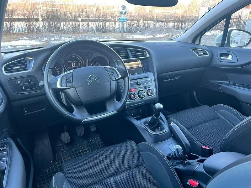 Begagnad Citroën C4 PureTech 110 HK (80 kW) 2015