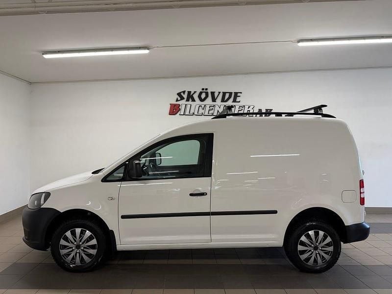 Vit Begagnad 2015 VW Caddy Minibuss | 129 500 kr (Marknadspris) - Bild 1/4