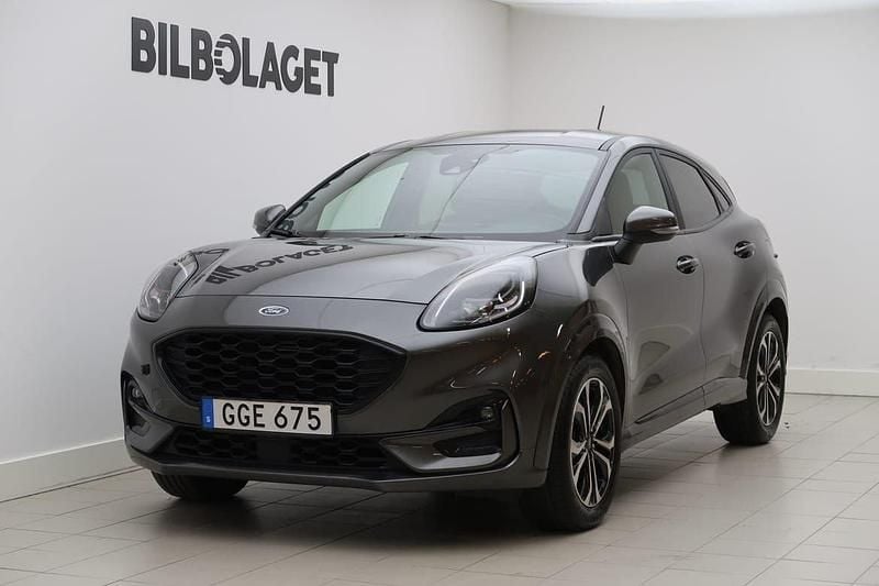 Grå Begagnad 2022 Ford Puma Gen-E ST-Line SUV | 179 800 kr (Bra pris) - Bild 1/4