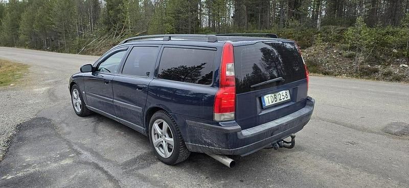 Blå Begagnad 2002 Volvo V70 Business Edition Kombi | 45 000 kr - Bild 1/4