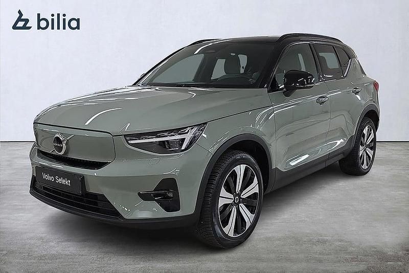 Grön Begagnad 2022 Volvo XC40 Plus SUV | 364 000 kr - Bild 1/4