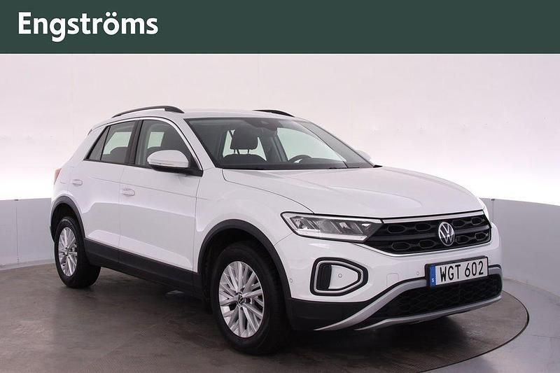 Vit Begagnad 2022 VW T-Roc SUV | 209 000 kr (Marknadspris) - Bild 1/4