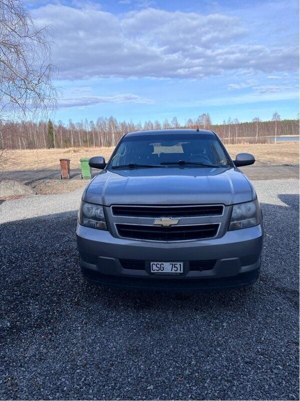 Grå Begagnad 2008 Chevrolet Tahoe SUV | 90 000 kr - Bild 1/4
