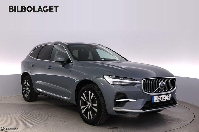 Grå Begagnad 2023 Volvo XC60 Core SUV | 489 500 kr (Bra pris) - Bild 1/4