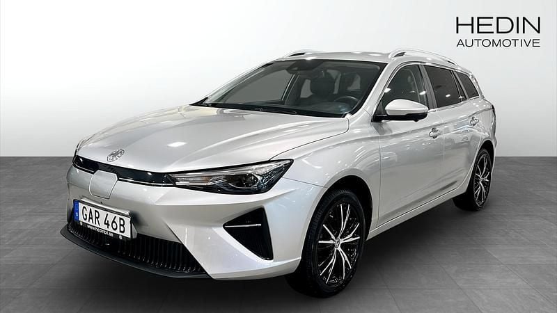 Grå (silver) Begagnad 2022 MG MG5 EV Kombi | 219 900 kr - Bild 1/4