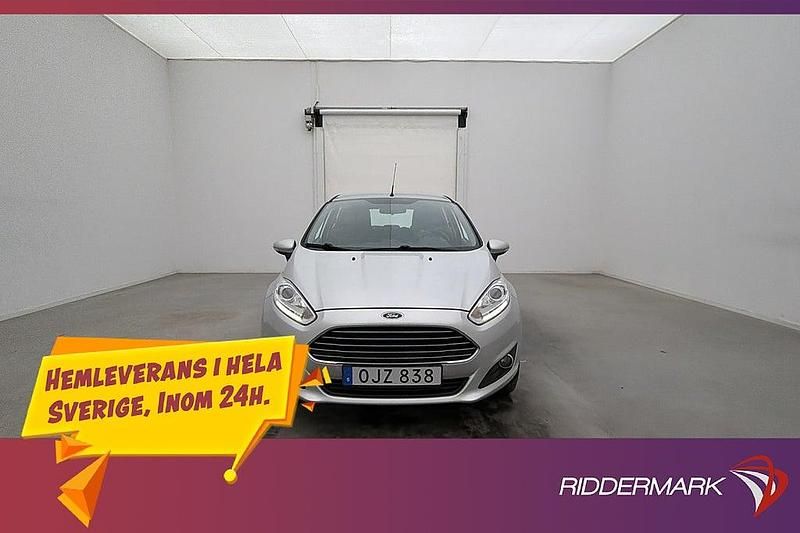 Begagnad Ford Fiesta Titanium 80 HK (58 kW) 2016 Lgrå Halvkombi