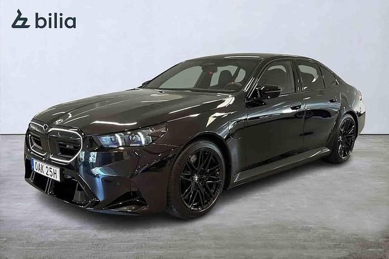 Svart Begagnad 2025 BMW M5 Sedan | 1 499 900 kr - Bild 1/1