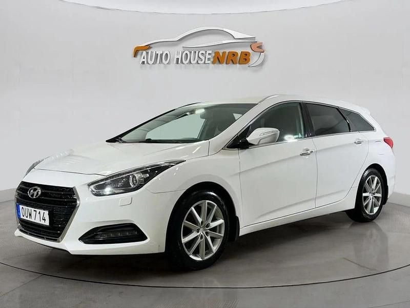 Vit Begagnad 2016 Hyundai i40 Comfort Kombi | 104 500 kr (Marknadspris) - Bild 1/4