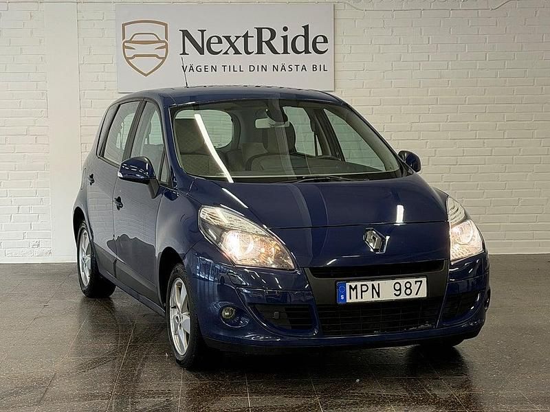Mörkblå Begagnad 2010 Renault Scénic III Minibuss | 39 900 kr (Marknadspris) - Bild 1/4